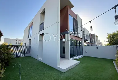 True Corner Unit | Single Row | Spacious