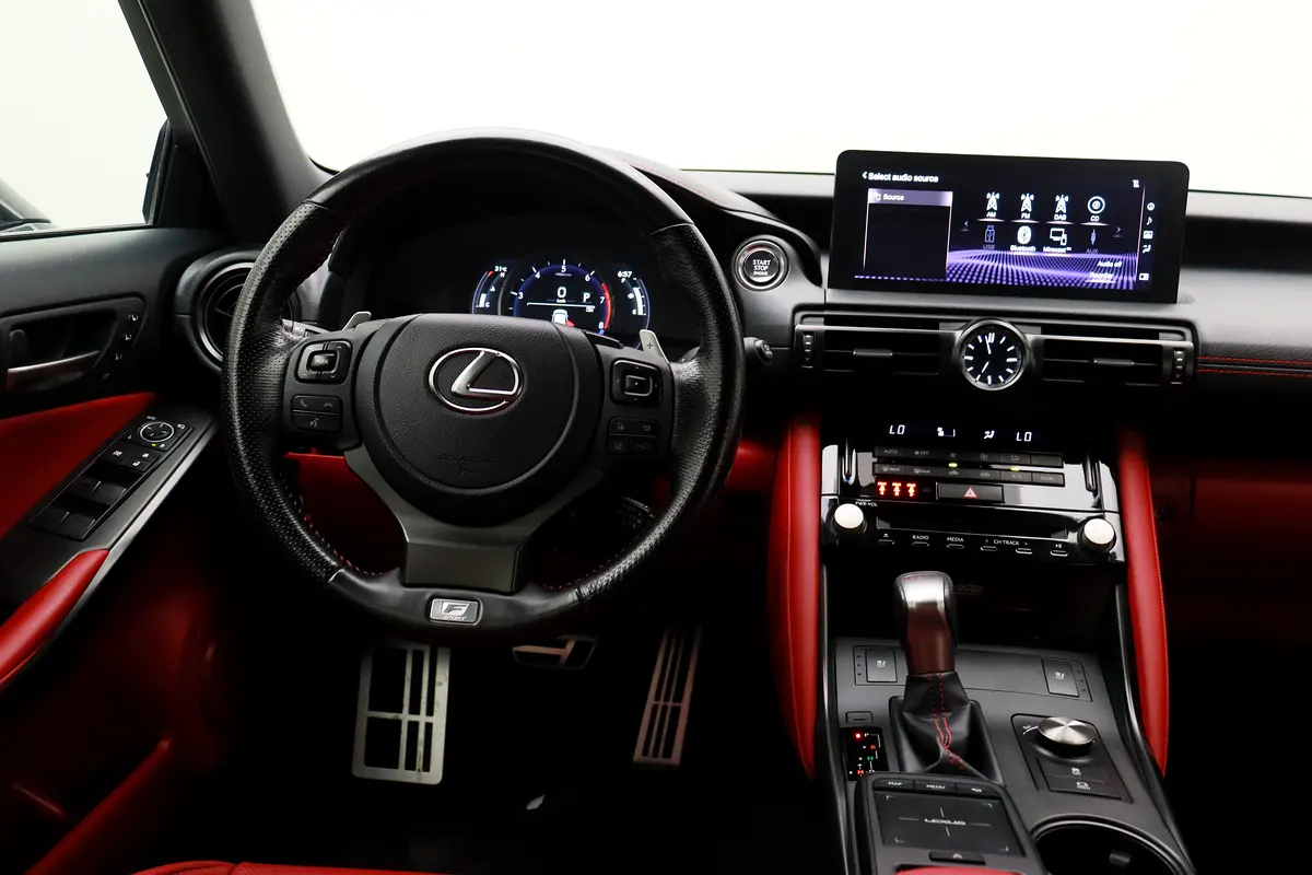 Lexus IS-Series 2023