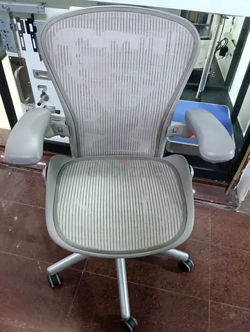 Herman Miller Aeron chair for selling.good condition