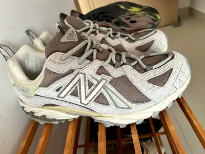 New Balance 610 Brighton grey mushroom running sneakers, gently used (size 42, UK 8)