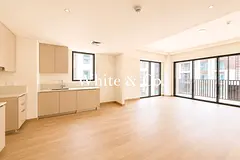 Community View | Corner Layout | Bright