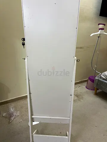 Dressing mirror