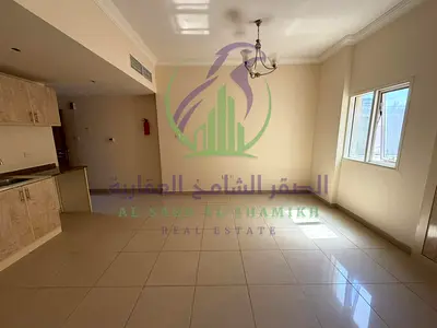 استوديو مميز في النهدة الشارقة بمساحة واسعة وخزائن بالحائط وشهر مجاني مع جيم بسعر مناسب