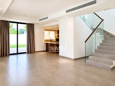 4 Bedroom | Single Row | Corner Unit | Vacant