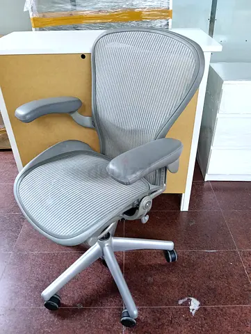 Herman Miller Aeron chair for selling.good condition