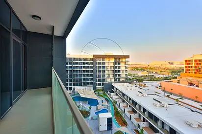 FURNISHED! Overlooking the Pool | Up to 2 Payments