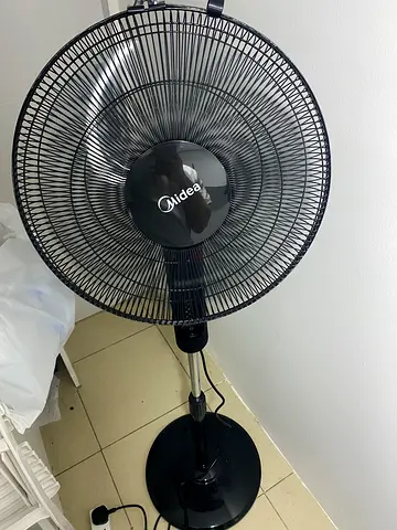 Midea Stand Fan in Black