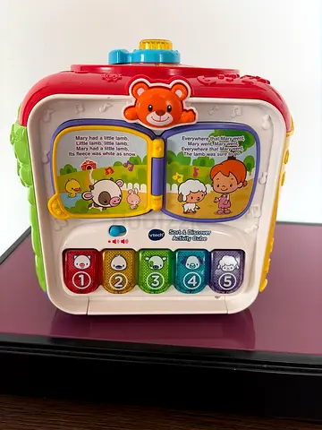 Vtech Interactive Baby Learning Cube - Songs, Numbers & Flip Books