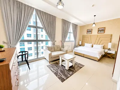 No commission, Marina luxury master bedroom with attached washroom, living area, marina view