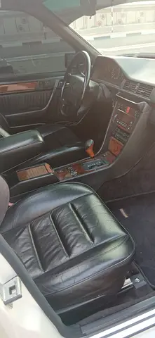 1992 Mercedes-BENZ E-CLASS 照片 8