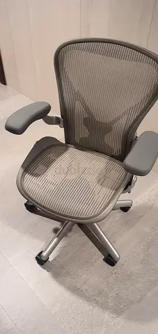 Herman Miller Areon Classic Chairs For Selling