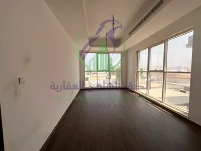 فيلا أول ساكن بالجزات مع 5 غرف ماستر ومجلس وصالتين وحوش وباركن داخلي وتشطيبات فاخرة وأرضيات باركيه