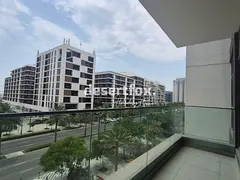Spacious 1BR I Vacant I Community View