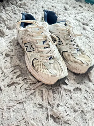 White New Balance men's running sneakers, size 38