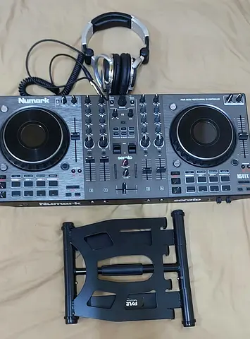 Numark NSFX4 Dj mixer