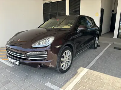 Porsche Cayenne Platinum Edition 2014 | GCC Specs | Low Mileage