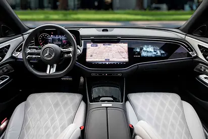 صورة 8 لـ 2025 Mercedes-BENZ E-CLASS