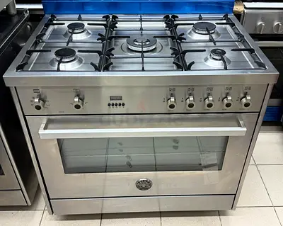 Bartazoni brand 5 burner top gas oven electric 90cm