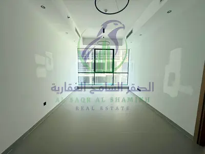غرفة وصالة بالممزر بتشطيب راقٍ ومساحة واسعة مع غرفة غسيل وستور وبلكونة وجيم ومسبح وباركينغ قرب مخرج دبي
