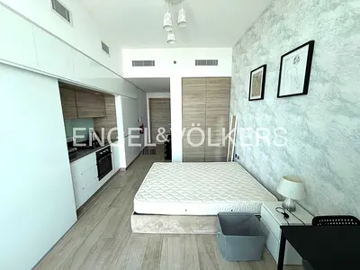 Fully Furnished | Low Floor | Vacant