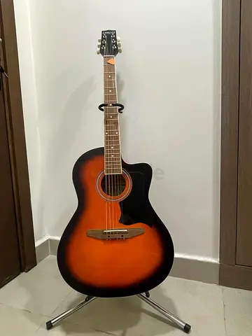 Carlos Acoustic Guitar with Stand – Excellent Condition