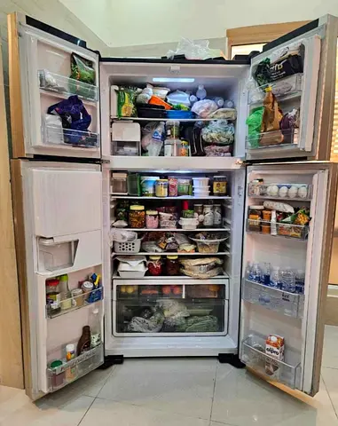 Hitachi new model fridge urgend for sale