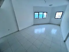 Falcon Towers Studio - Very spacious - Built-in wardrobes - Central air conditioning - Free parking 