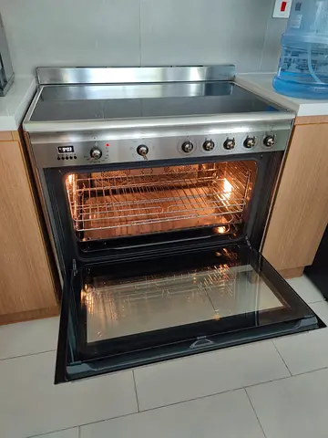 Smeg 90cm Freestanding Full Electric Cooker with Ceramic Hob & Thermo-Ventilated Oven, Stainless Ste