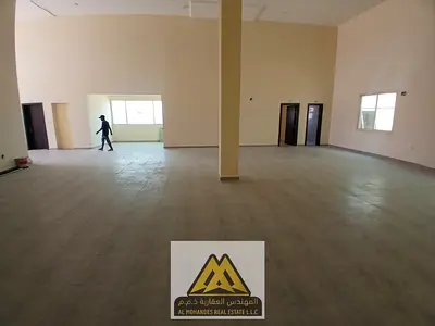 للايجار الجرف الصناعيه 2 شوروم 196 متر 2110 قدم 150 الف 4 دفعات