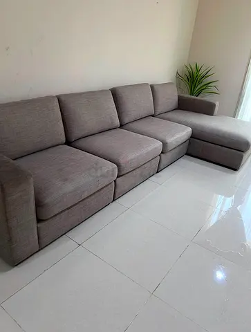 Light grey 4-seater L-shaped fabric sofa with chaise (good condition)
