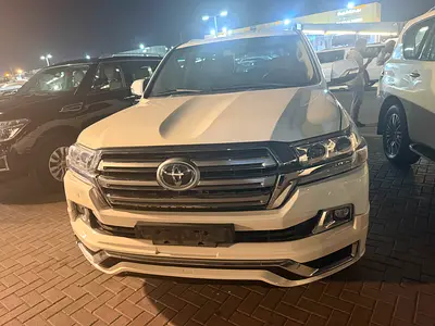 Toyota Land Cruiser VXR 2010 | GCC Specs | V8 Engine