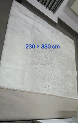 White shaggy rug 230 x 330 cm — plush, good condition