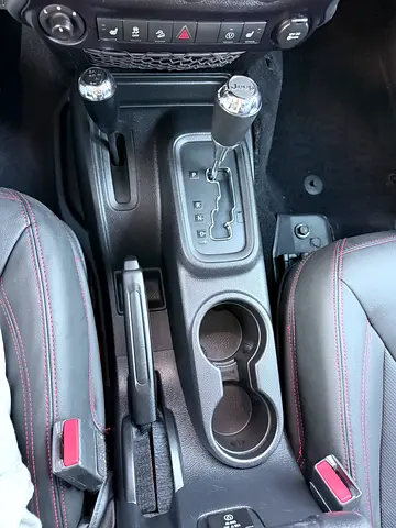2016 JEEP WRANGLER — миниатюра 12
