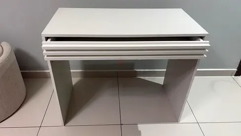 Study desk with 1 drawer