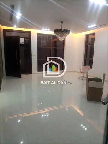 Premium Finishing Luxurious Deluxe 5BR Villa Near Hamideya Family Park Covered Parking Ideal Family Home