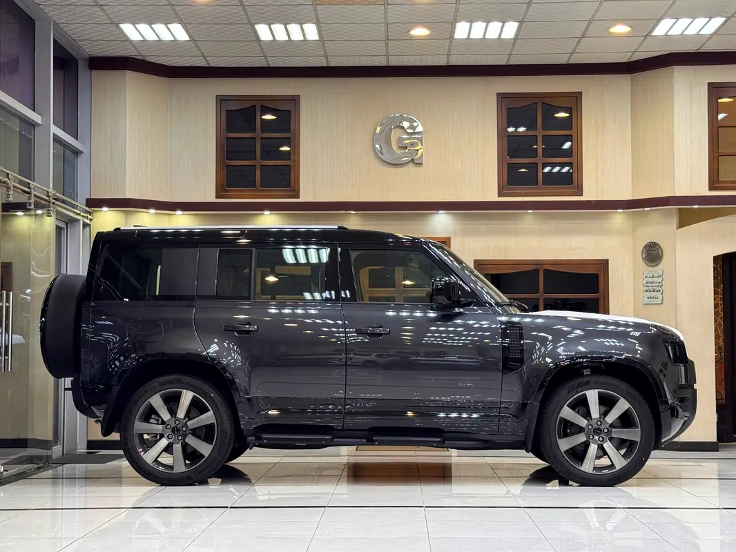 Land Rover Defender 2026