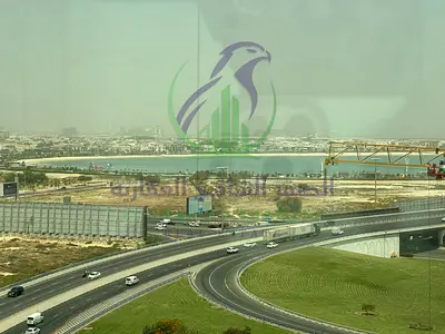 غرفتين وصاله للايجارالسنوى منطقة النهده بإمارة الشارقه بلكونه اطلاله مفتوحه مساحات واسعه تشطيبات سوبرلكس موقع مميز قريب الى دبى