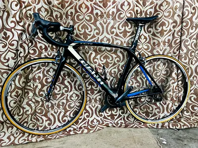 Road bike electric gears