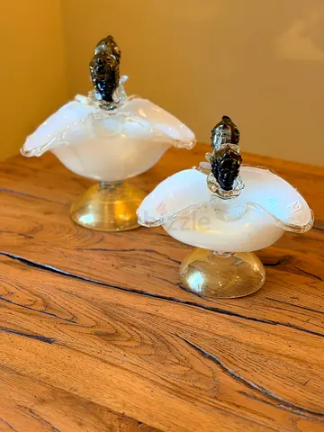 Murano Glass Figural Centerpiece Bowls Set (White & Gold)
Brief Specifications (English)
* Origin: