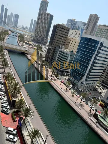 شقة للايجار  المنطقة :القصباء عدد الغرف:2ماستر الحمامات :3 تكيف : مركزي  الدفعات :4 /6 باركن :فري