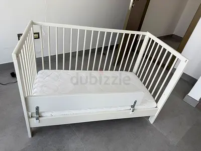 Kids bed with mattress, very good condition