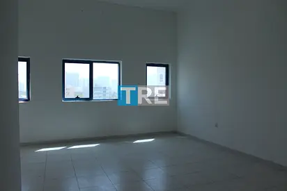PRESTIGIOUS SPACIOUS STUDIO FOR RENT IN FALCON TOWER IN JUSt 21000/-