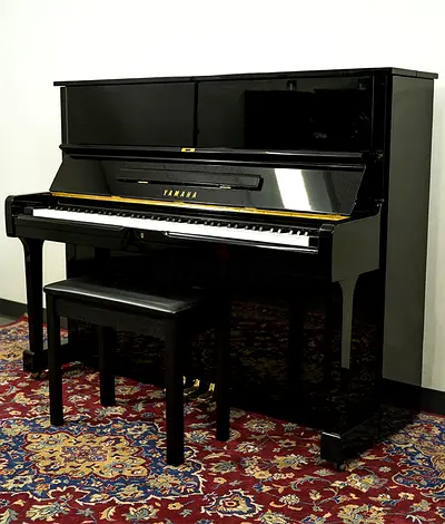 Yamaha U1H. Slno 2250427. Japan made piano. With Piano bench. Free Delivery & Tuning with warran