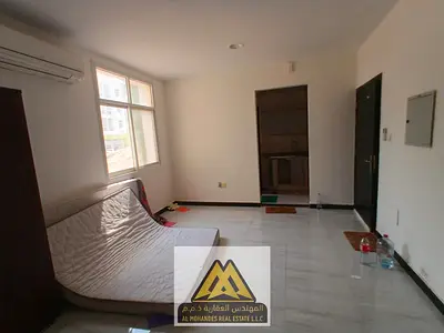 استوديو للإيجار العالية عجمان، طابق أرضي، مساحة كبيرة، تكييف سبليت، بناية عائلات، قرب الخدمات، 18 ألف.