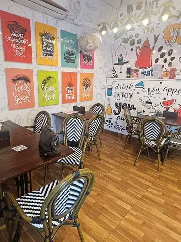 Hot deal Retaurant for sale in prime location buy this restaurant and one cafe free
