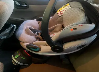 Be safe beyond isize car seat with rotating base