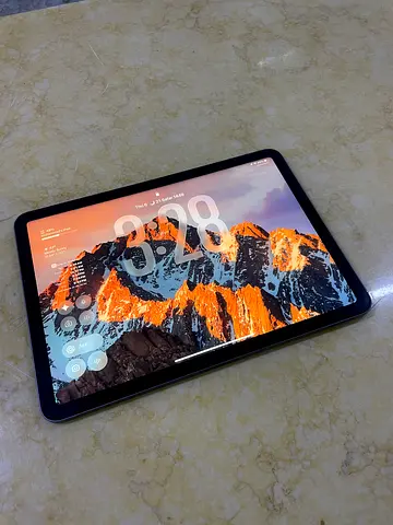 Apple iPad Air 4 64GB clean condition