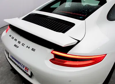 2017 Porsche 911 thumbnail 19