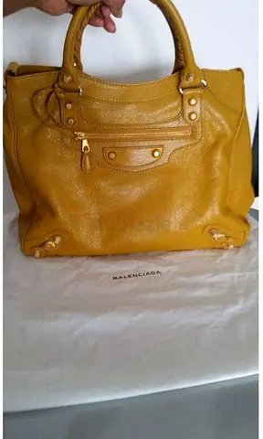 Authentic brandnew balenciaga velo