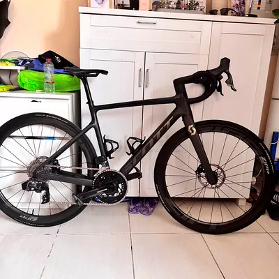 Scott Addict Full Carbon Road bike